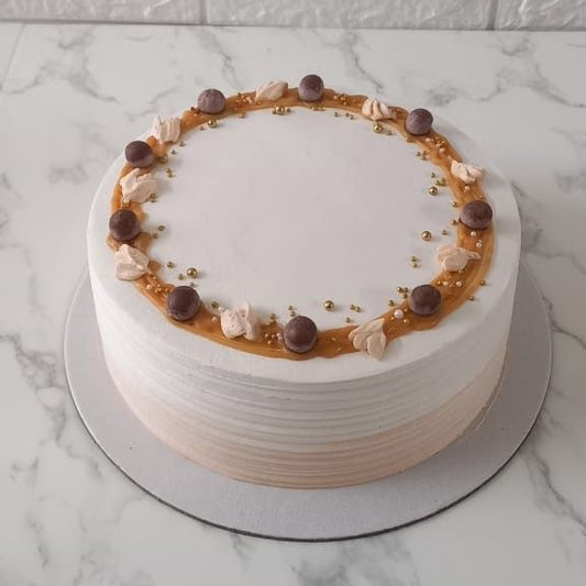 Golden Butterscotch Indulgence – Eggless Caramel Crunch Cake