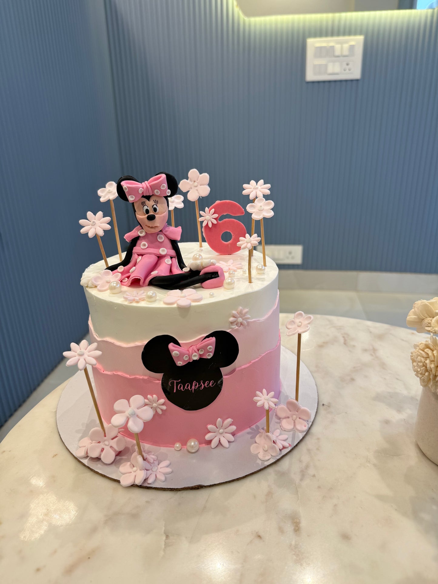 1.5 Kg Minnie Mouse Themed Birthday Cake with Custom Name Tag | Eggless