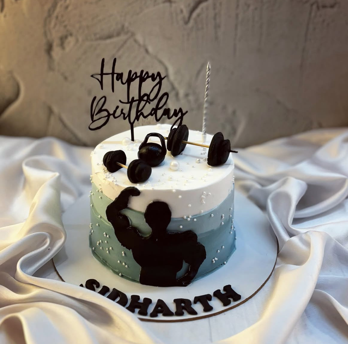 1 KG Designer Cakes – Crafted to Celebrate in Style