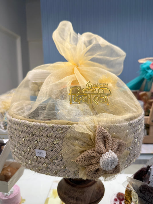 The Luxe Jute Hamper