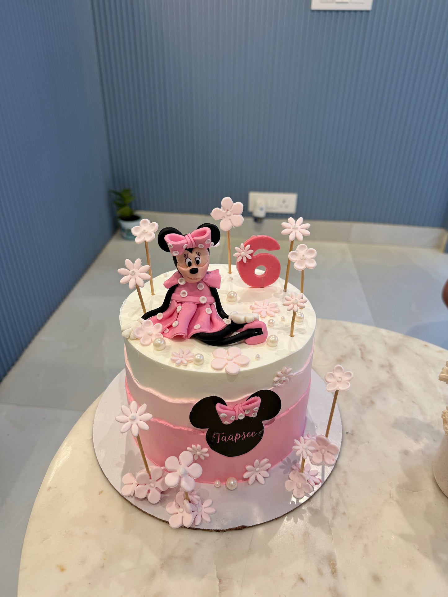 1.5 Kg Minnie Mouse Themed Birthday Cake with Custom Name Tag | Eggless