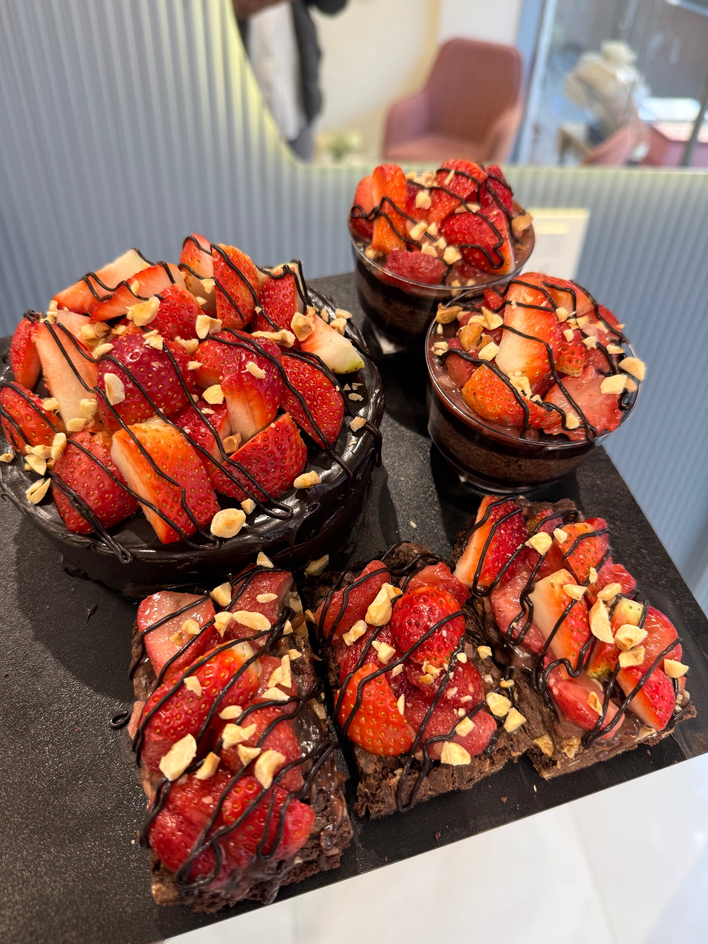 Chocolate Strawberry Dessert Combo (Eggless) – 1 Kg Cake, Cupcakes & Brownies