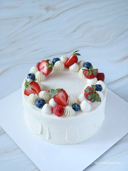 Fresh Fruit Celebration Cake – 1 KG Eggless Classic