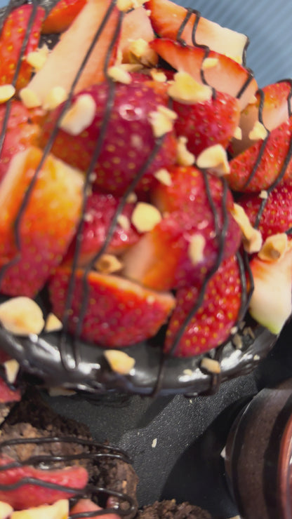 Chocolate Strawberry Dessert Combo (Eggless) – 1 Kg Cake, Cupcakes & Brownies